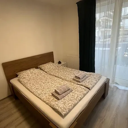 Modern With Garage Apartamento